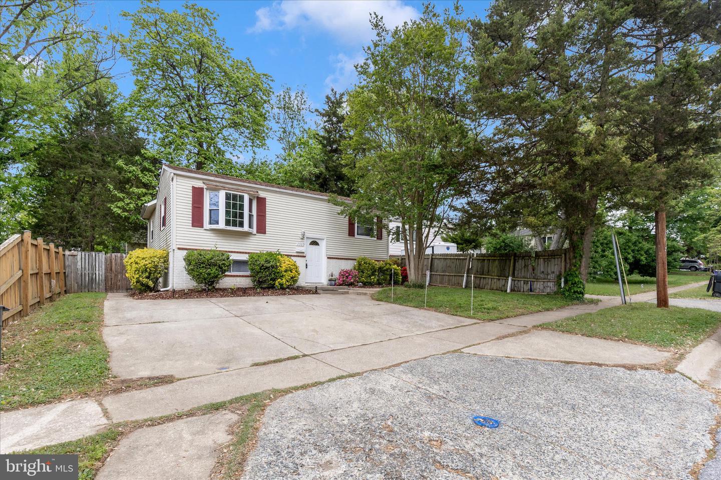 1507 Jasper St Property Photo 38
