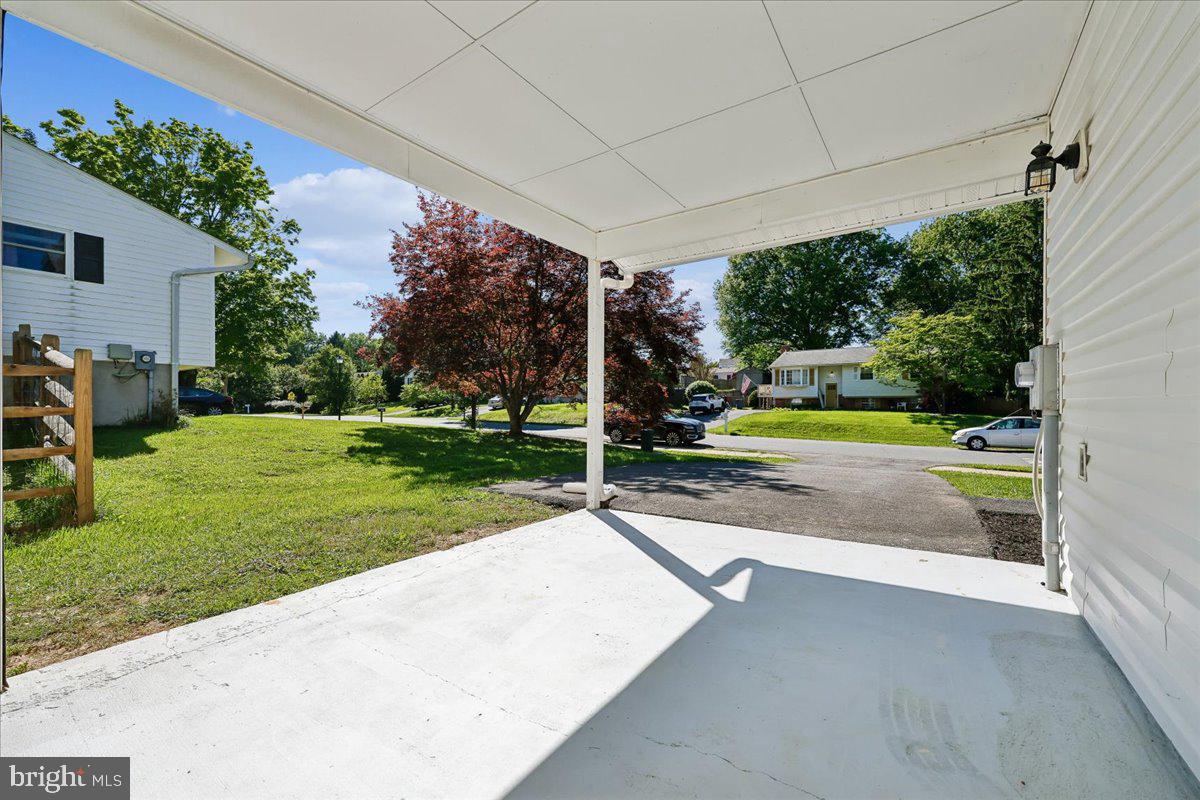 24321 Log House Rd Property Photo 4