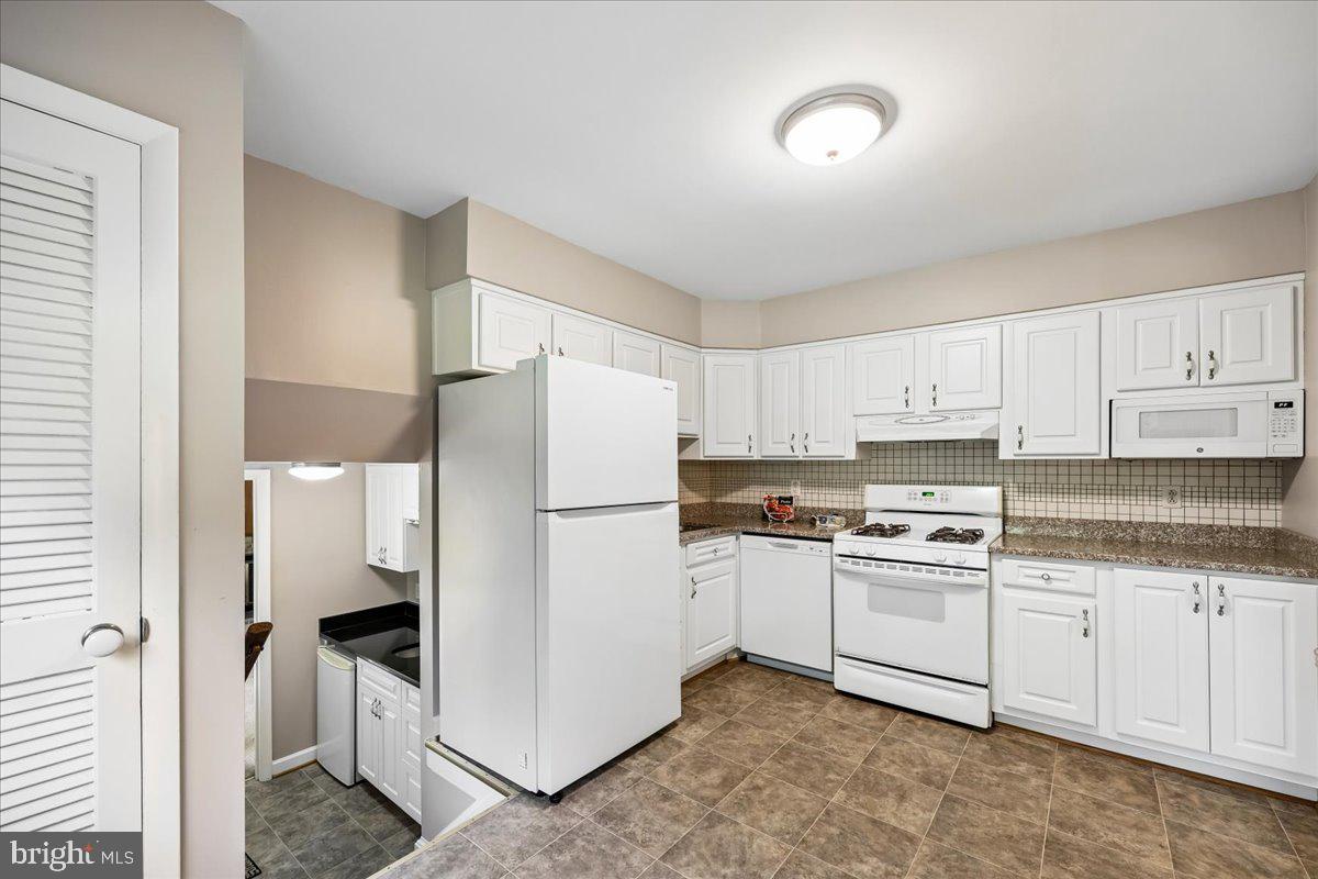 1421 Morningside Dr Property Photo 3