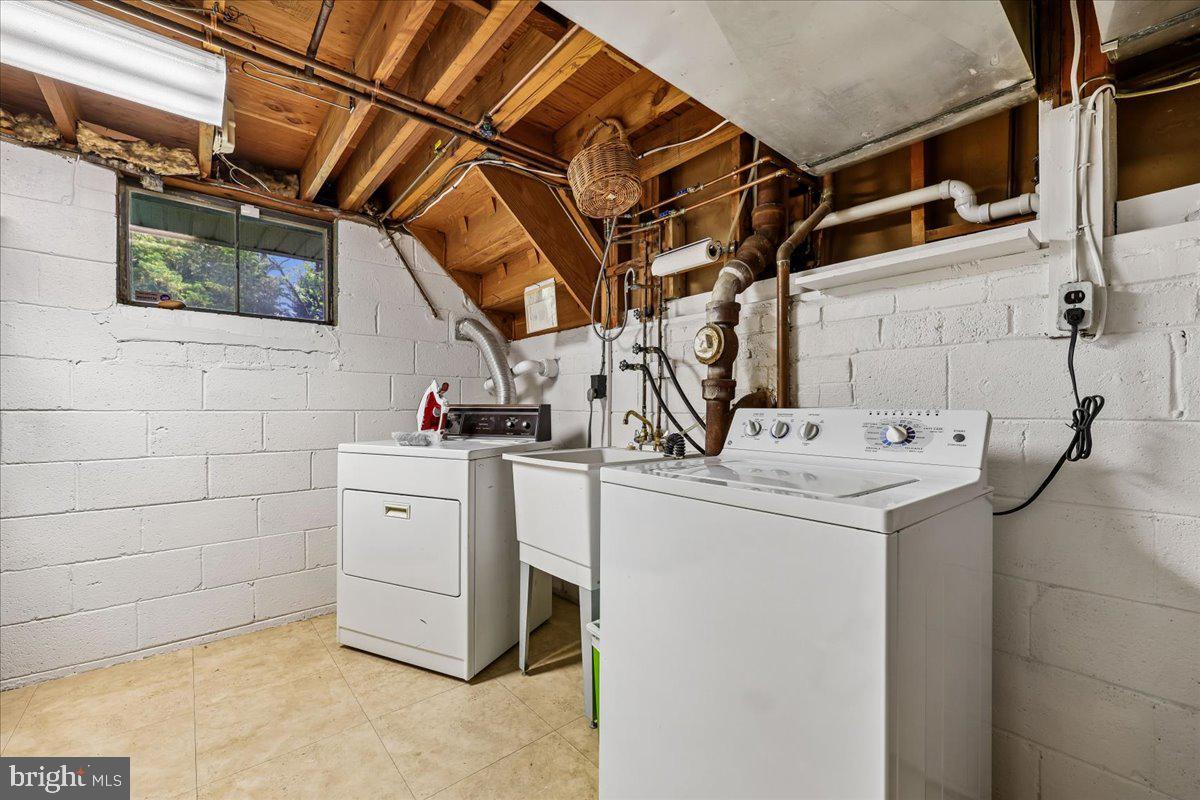 1421 Morningside Dr Property Photo 37