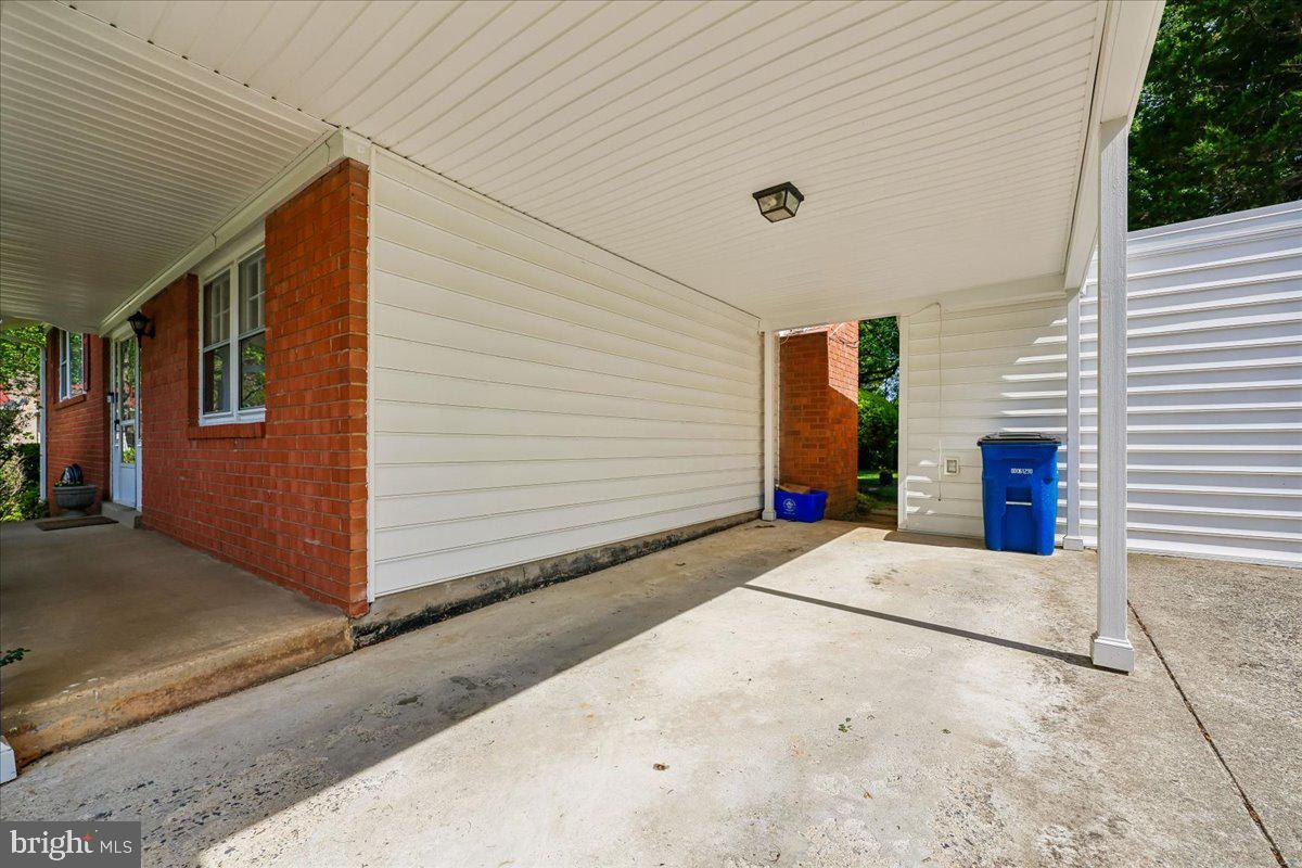 1421 Morningside Dr Property Photo 46