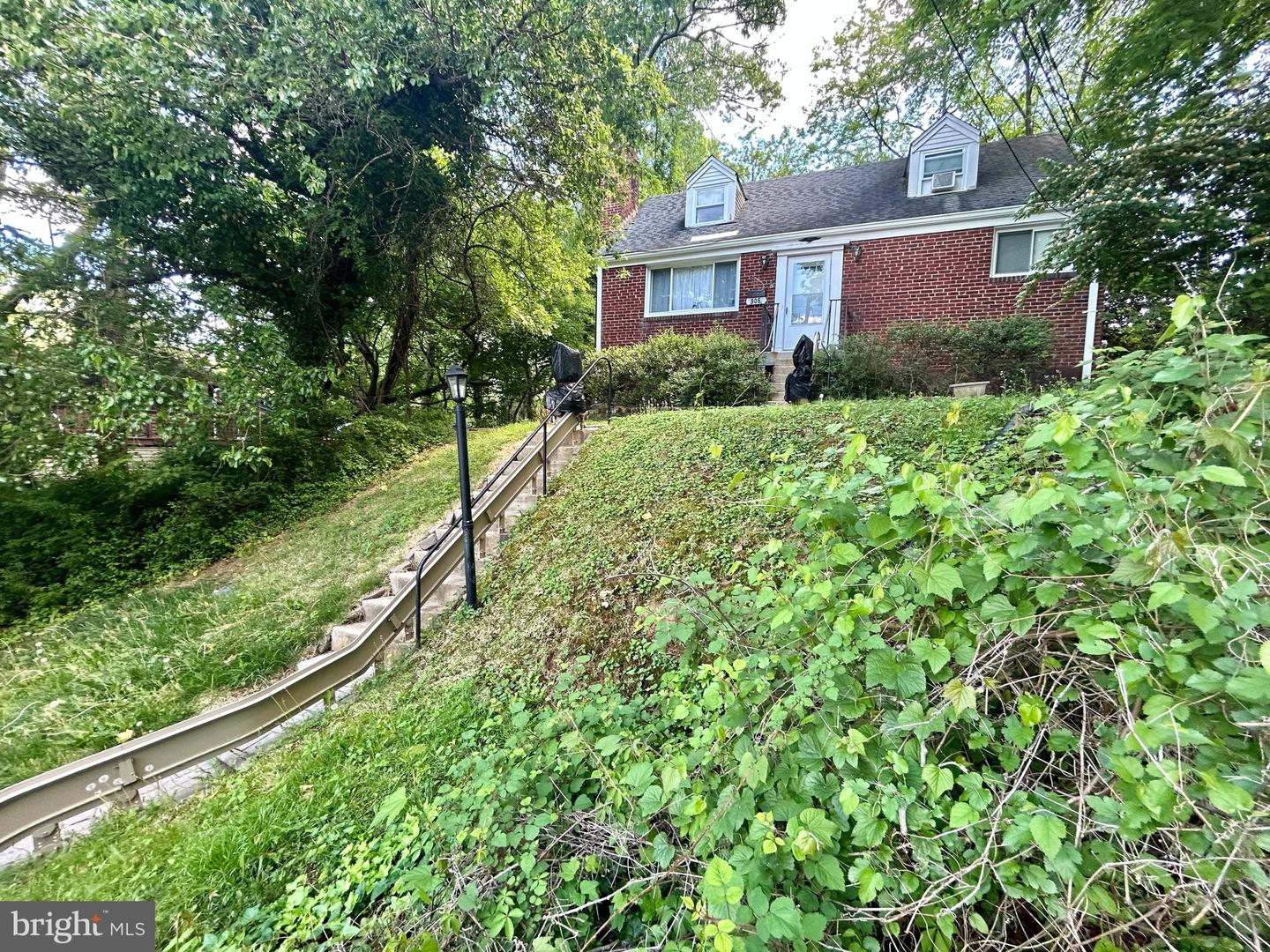906 Dryden Ct Property Photo 4