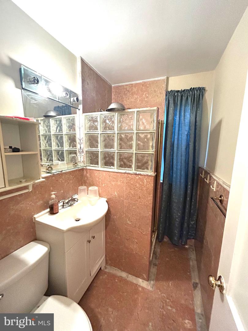 906 Dryden Ct Property Photo 10