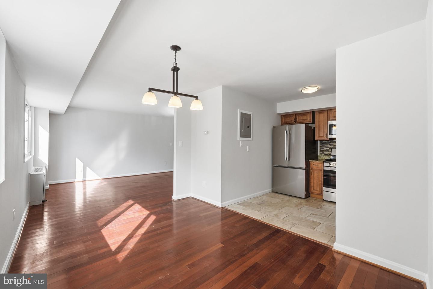 95 E Wayne Ave #101 Property Photo 2
