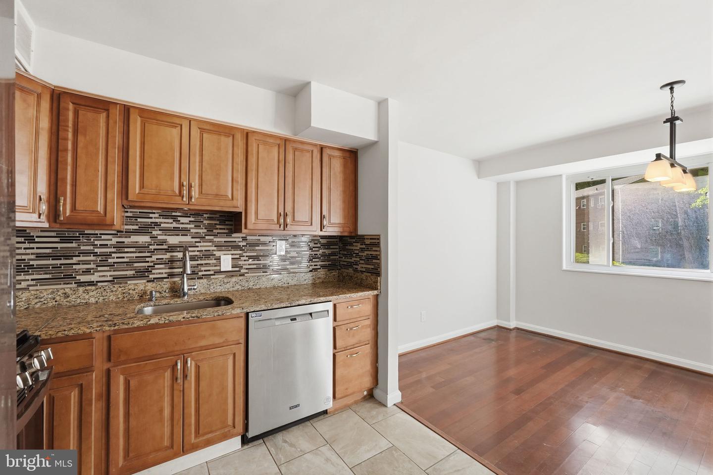95 E Wayne Ave #101 Property Photo 3