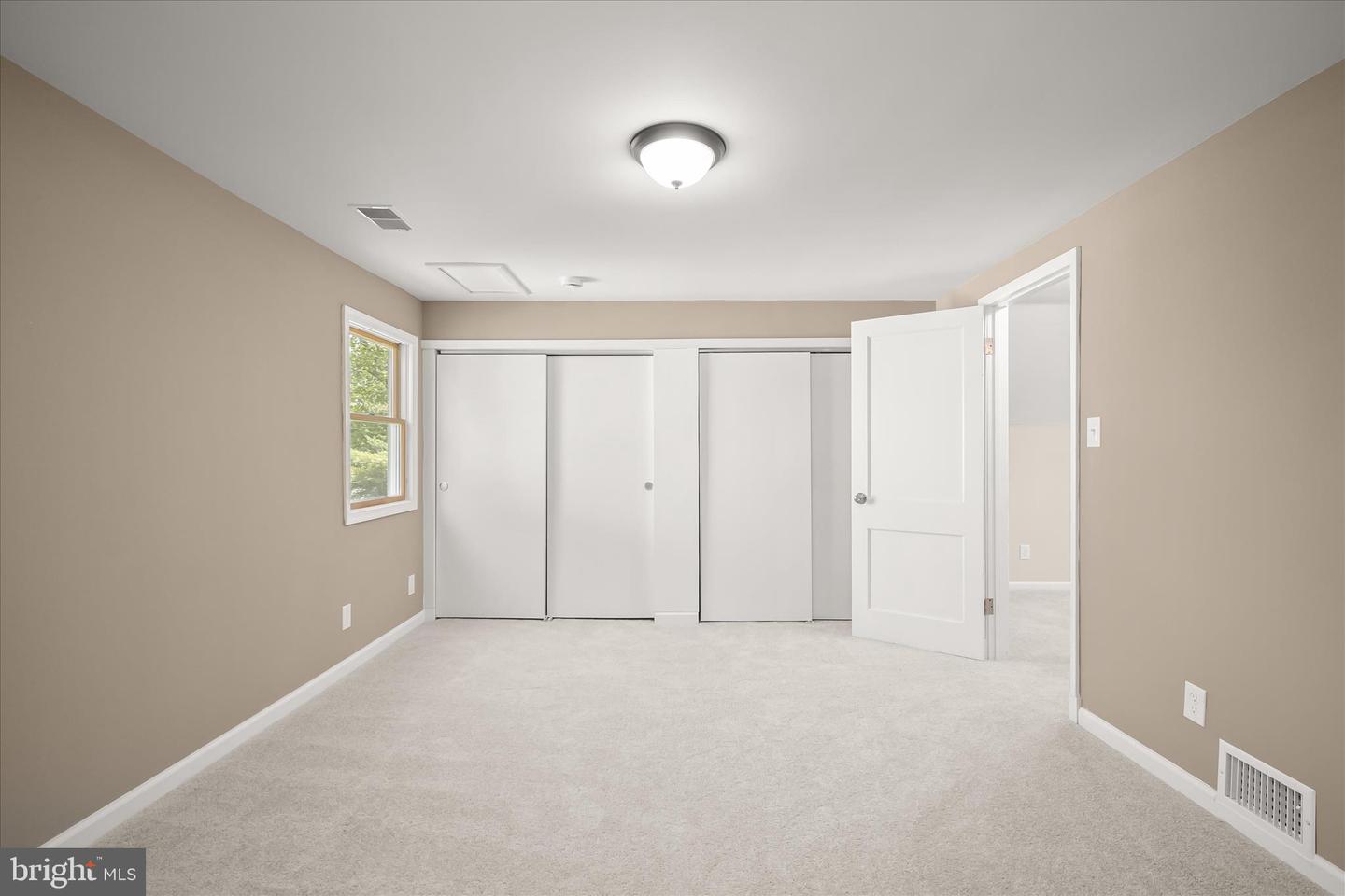 10128 Hereford Pl Property Photo 33