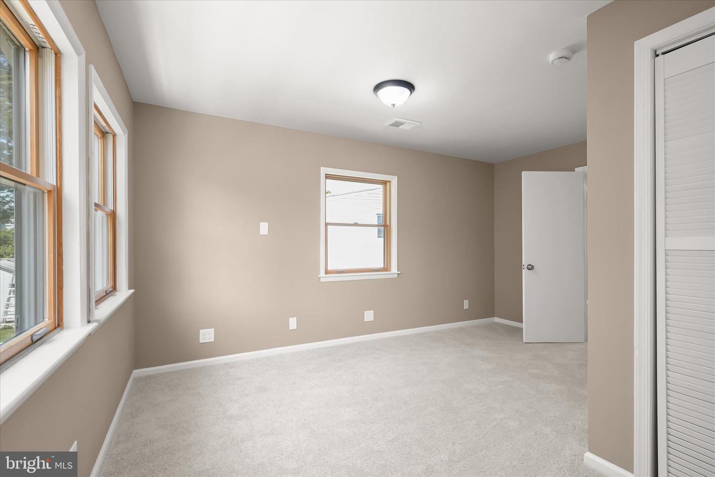 10128 Hereford Pl Property Photo 35