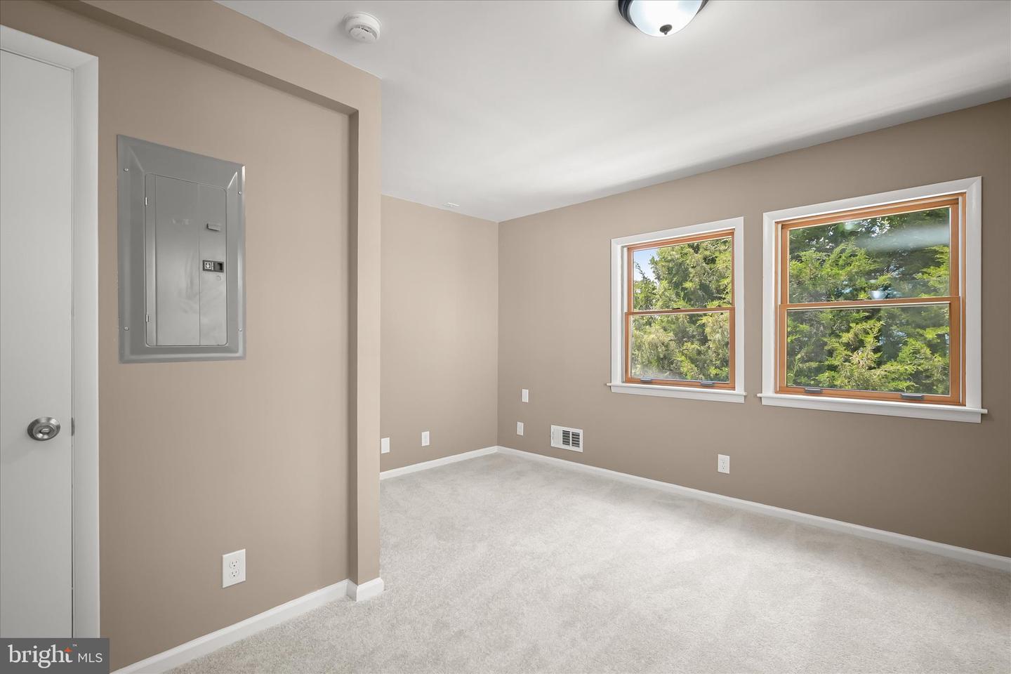 10128 Hereford Pl Property Photo 36