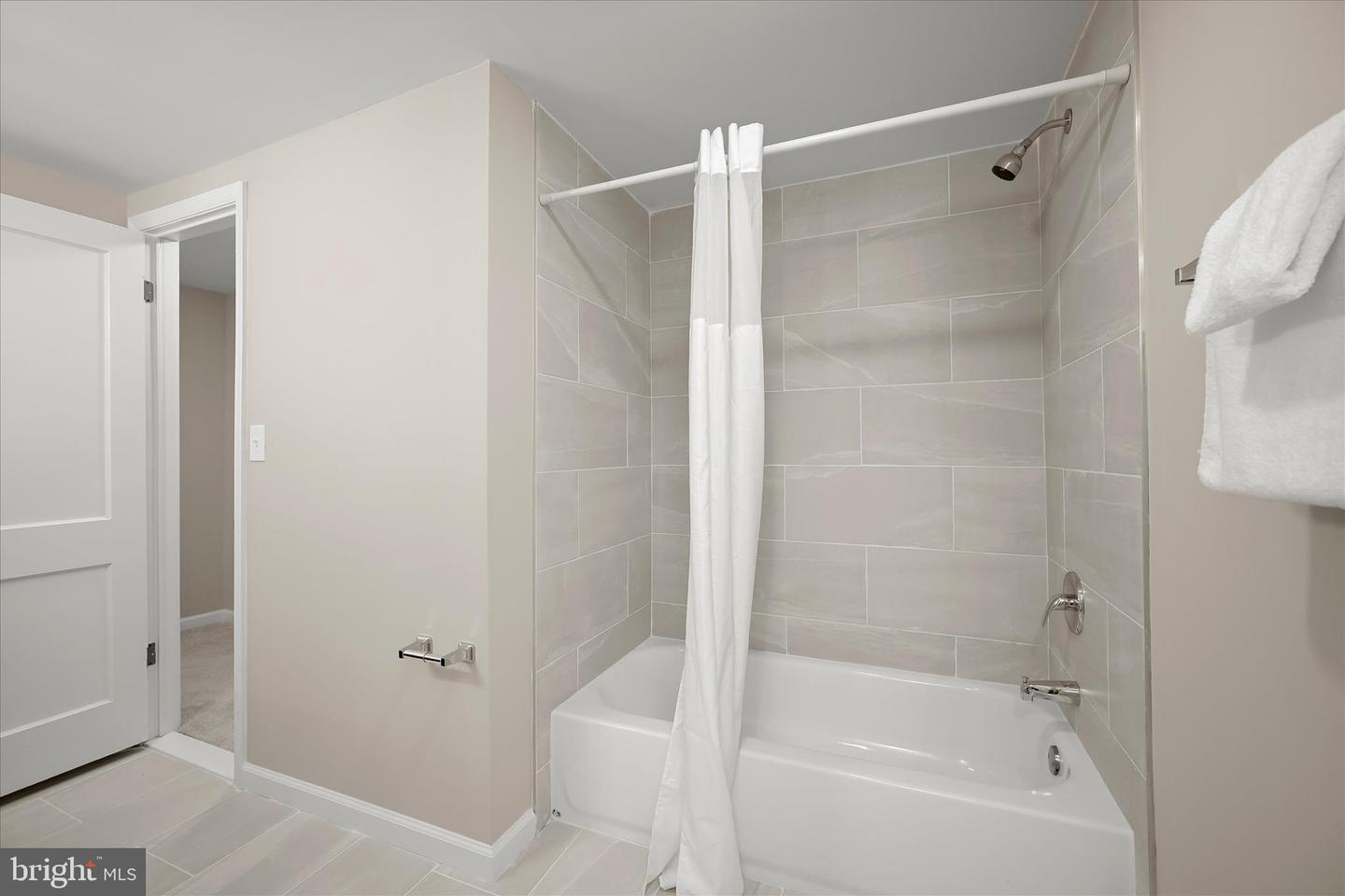 10128 Hereford Pl Property Photo 38