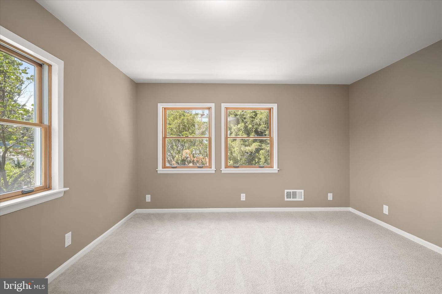 10128 Hereford Pl Property Photo 39