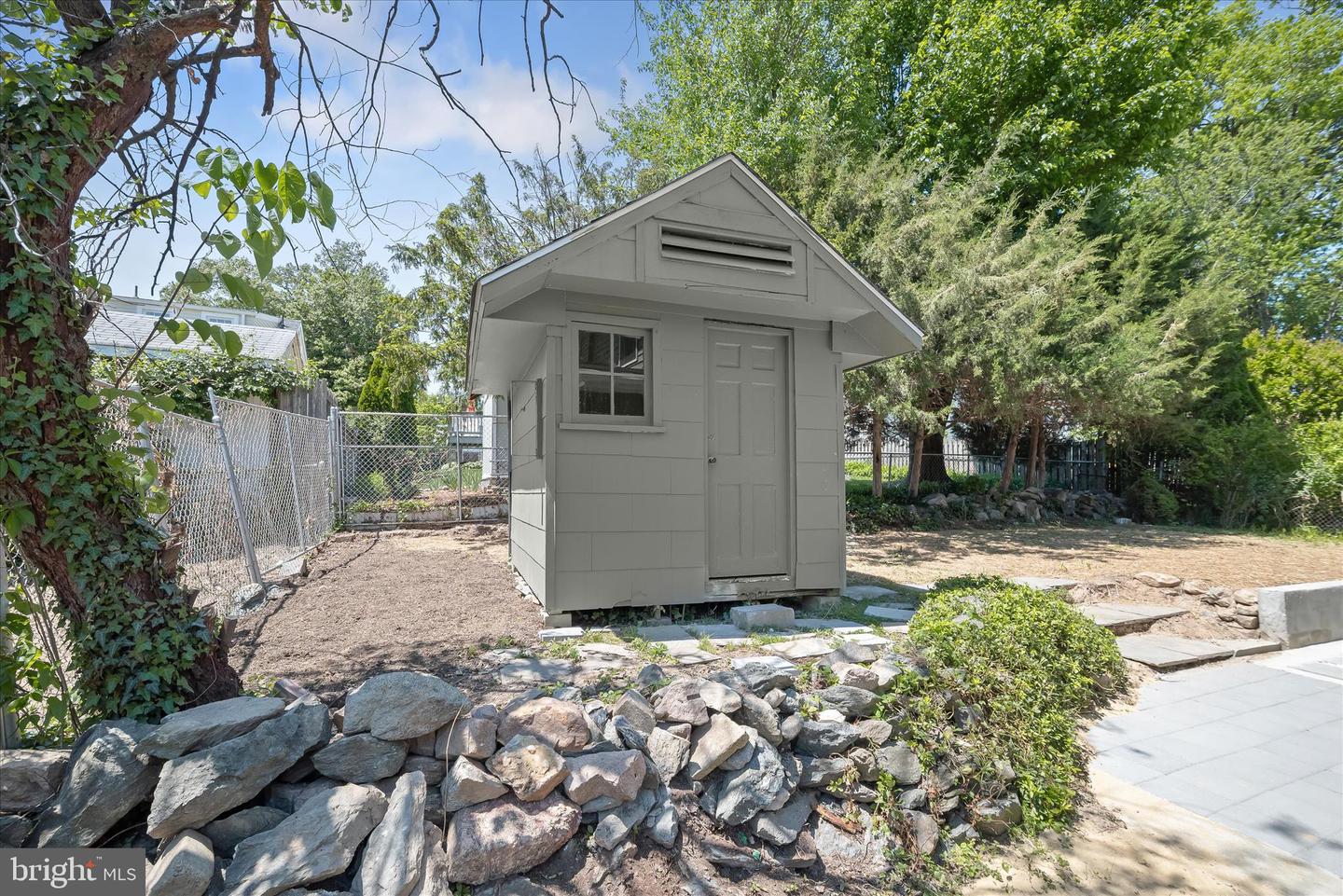 10128 Hereford Pl Property Photo 51
