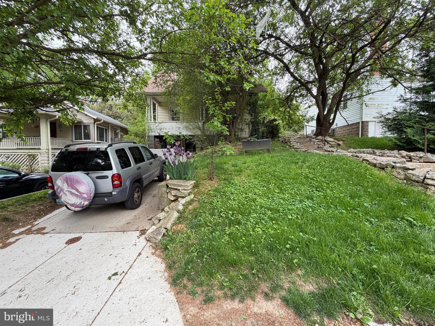 903 MAPLEWOOD AVE Property Photo 1