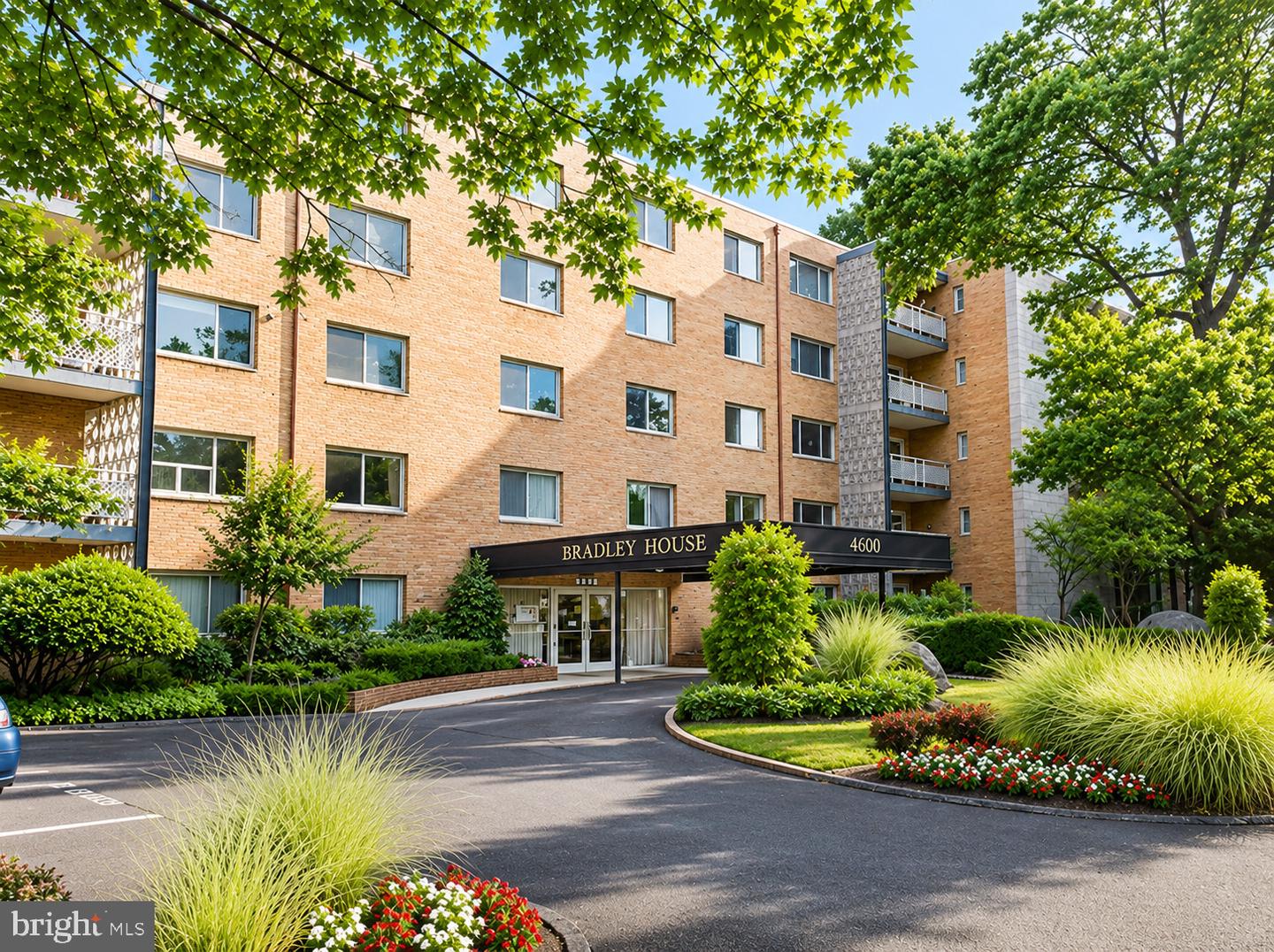 4800 Chevy Chase Dr #404 Property Photo 1