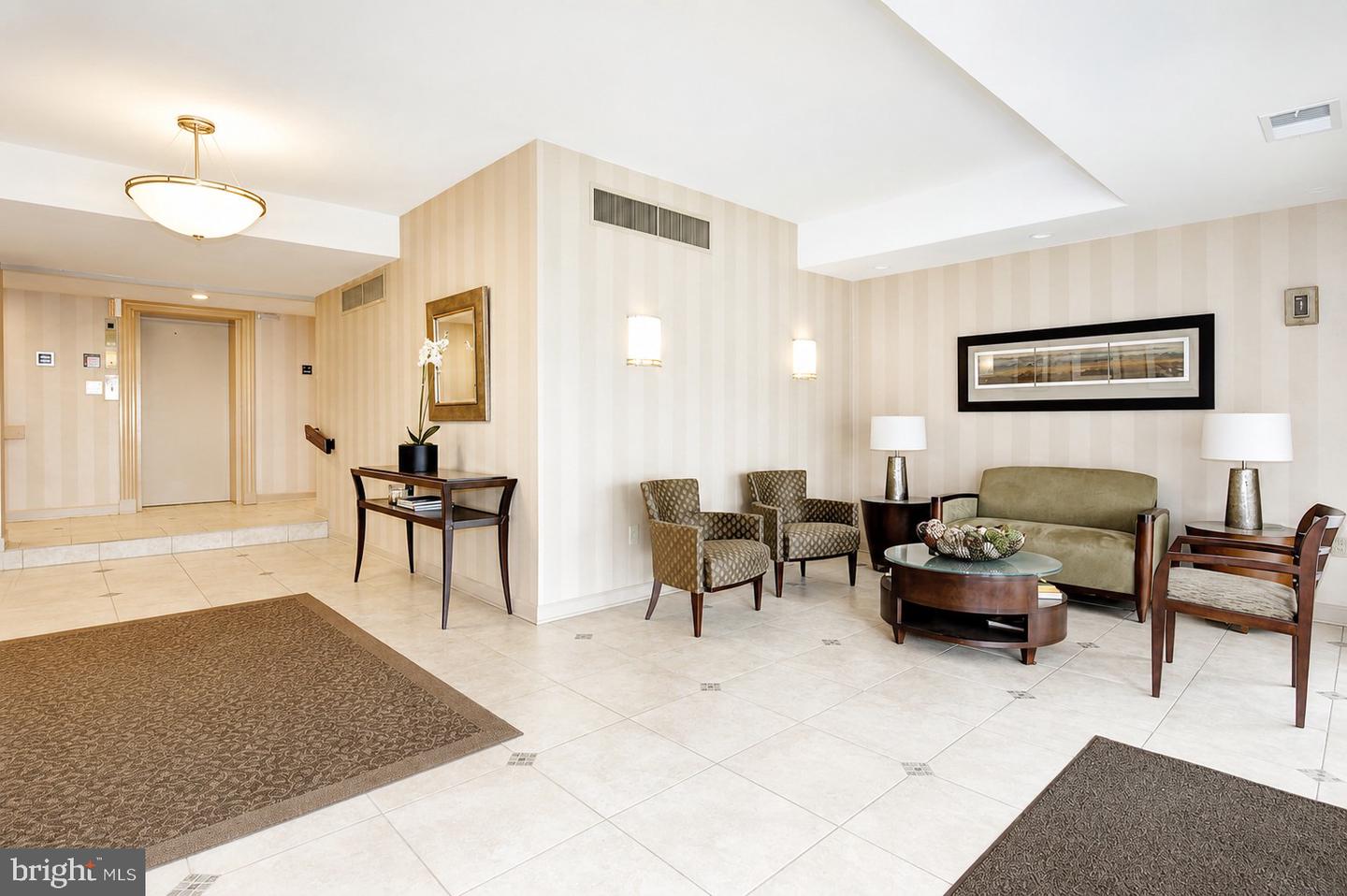 4800 Chevy Chase Dr #404 Property Photo 2
