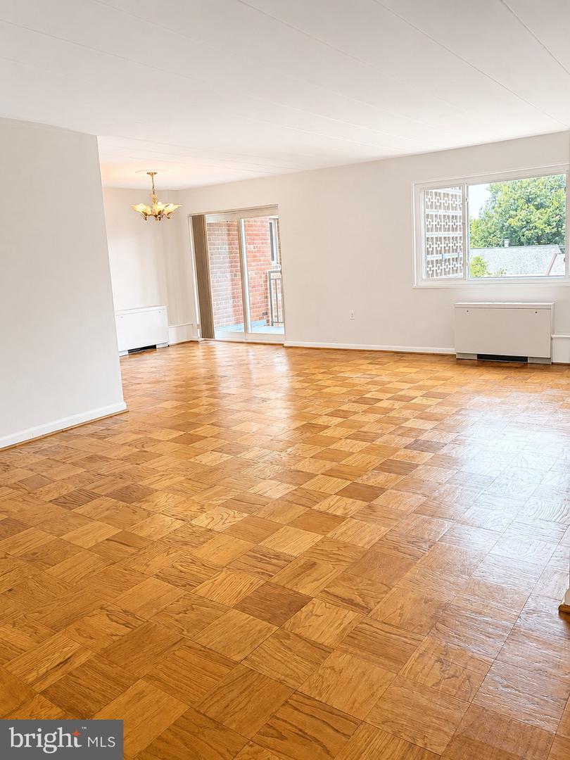 4800 Chevy Chase Dr #404 Property Photo 6