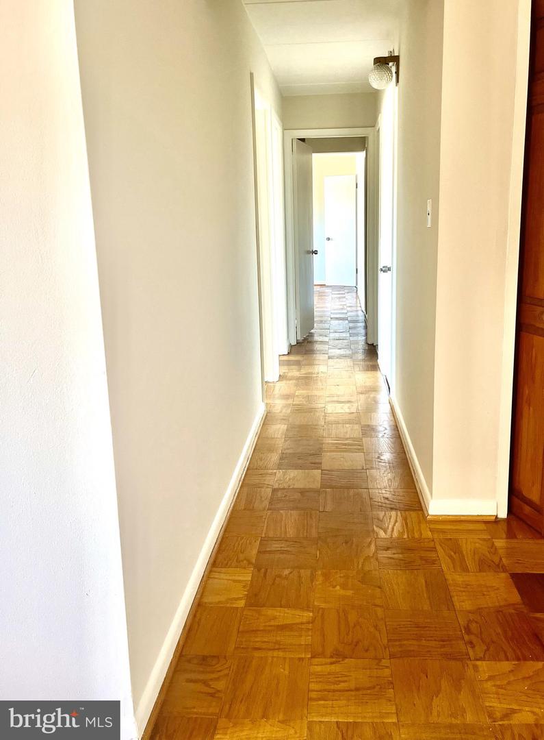 4800 Chevy Chase Dr #404 Property Photo 11