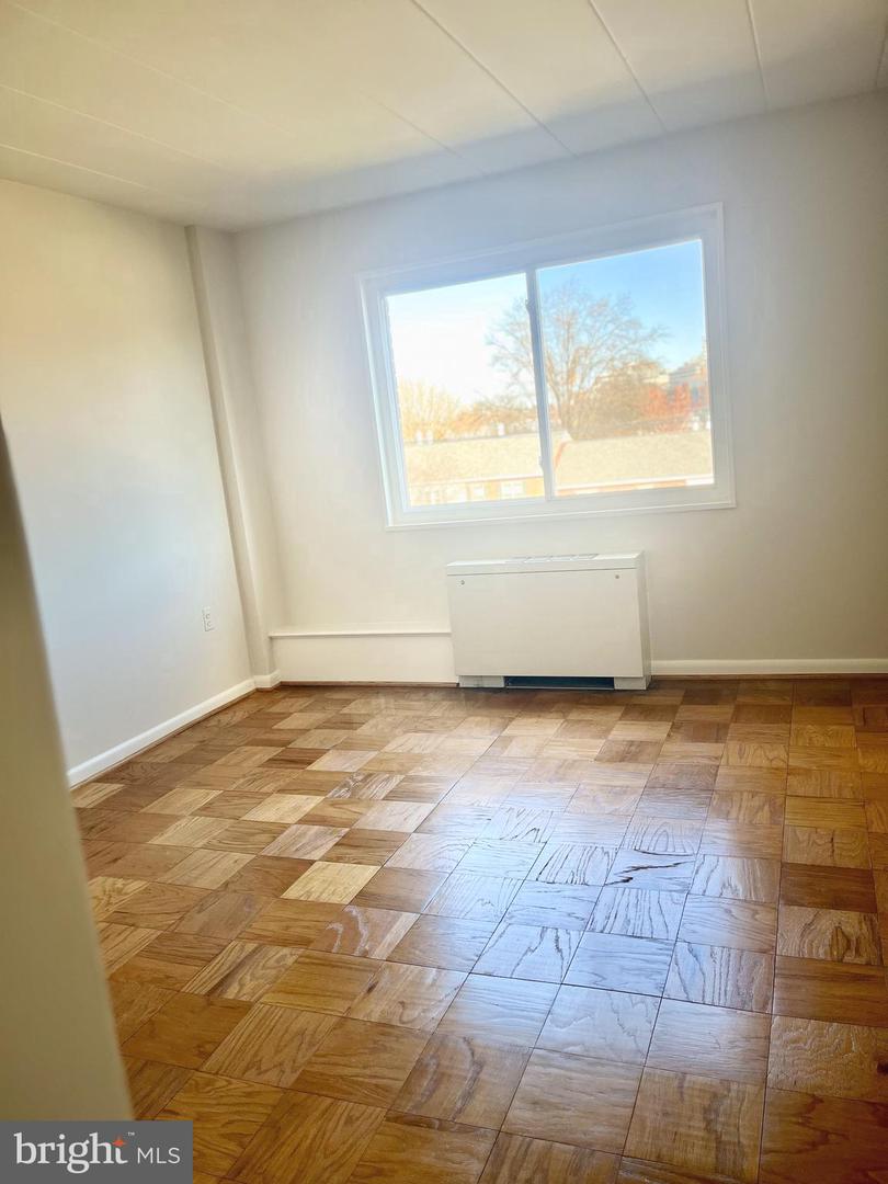 4800 Chevy Chase Dr #404 Property Photo 16