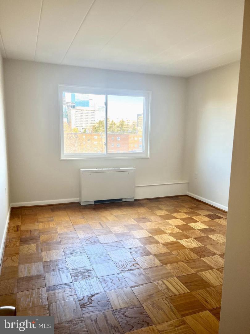 4800 Chevy Chase Dr #404 Property Photo 19