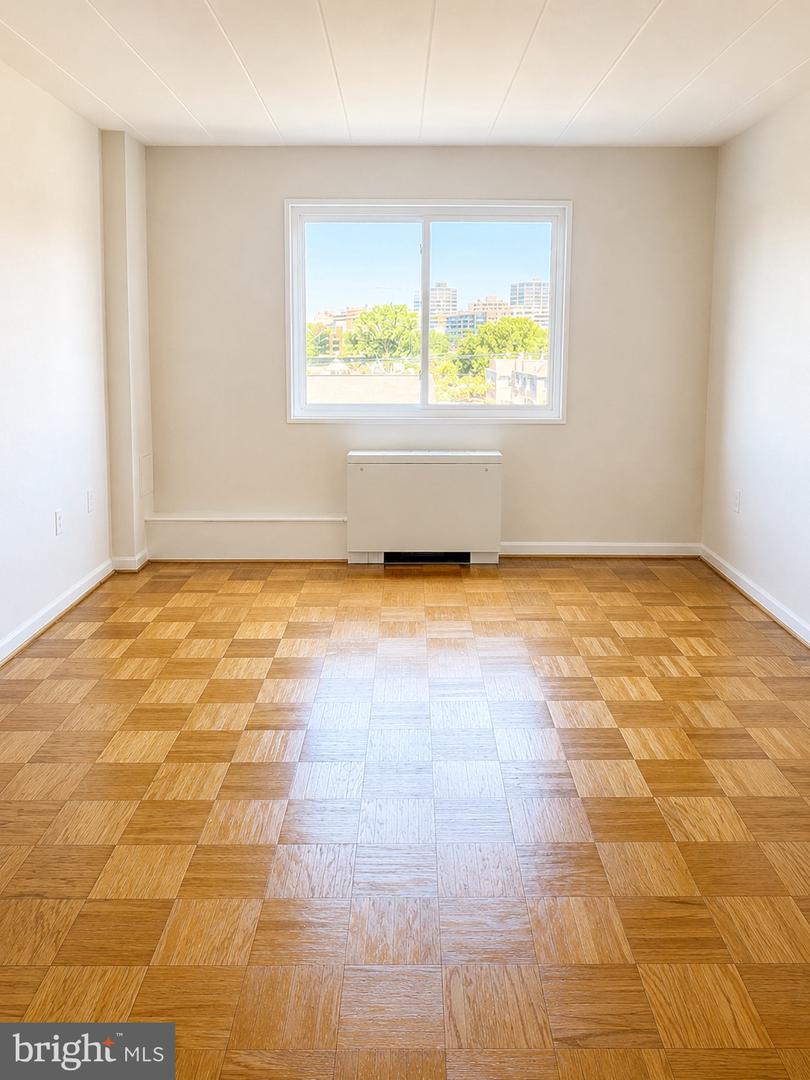 4800 Chevy Chase Dr #404 Property Photo 21