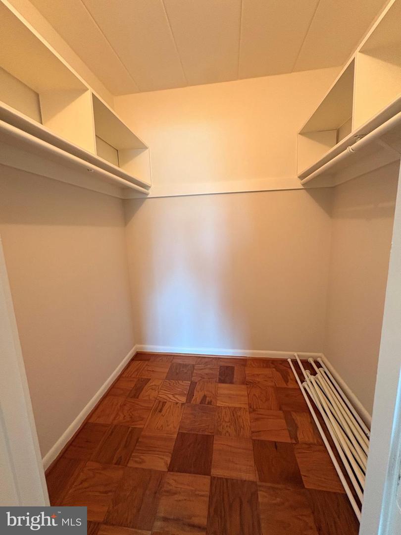 4800 Chevy Chase Dr #404 Property Photo 23