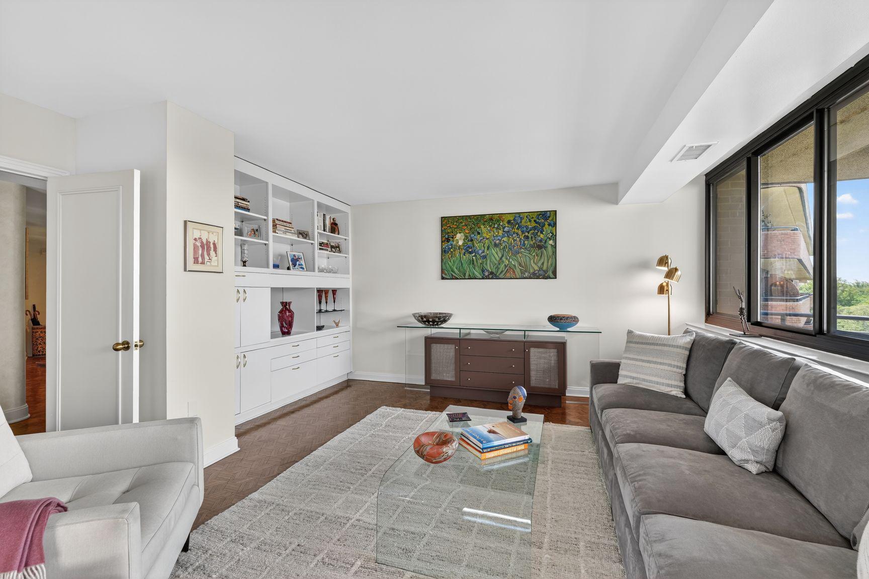 4550 N Park Ave #910 Property Photo 5