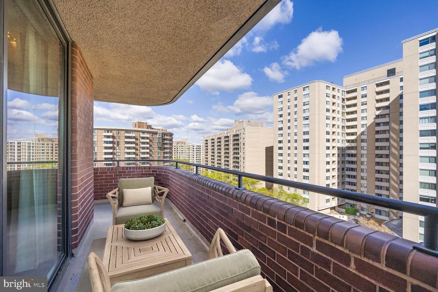 4550 N Park Ave #910 Property Photo 15