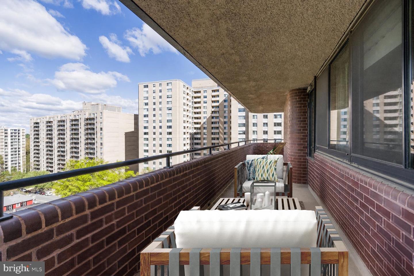 4550 N Park Ave #910 Property Photo 16