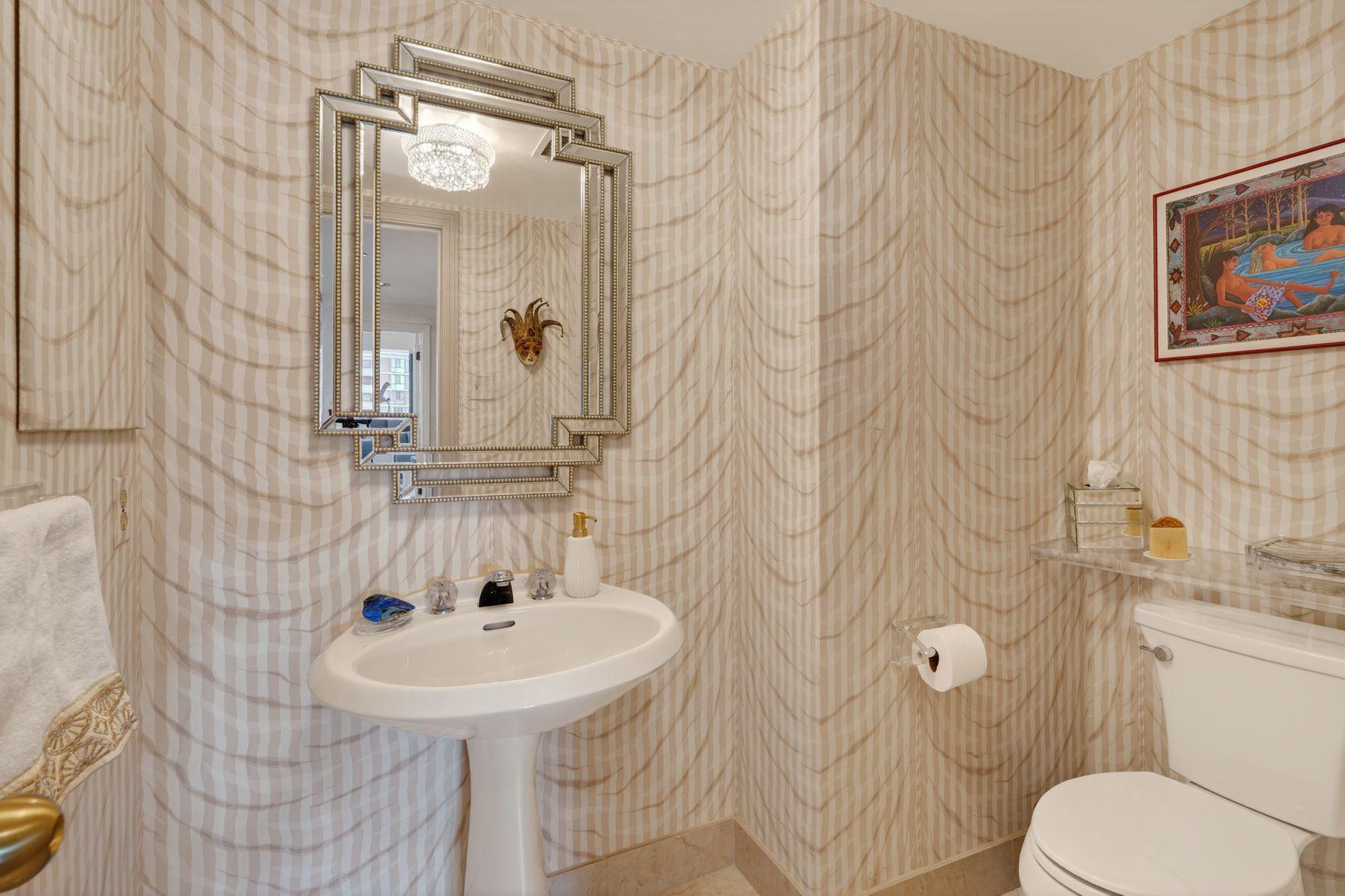 4550 N Park Ave #910 Property Photo 17