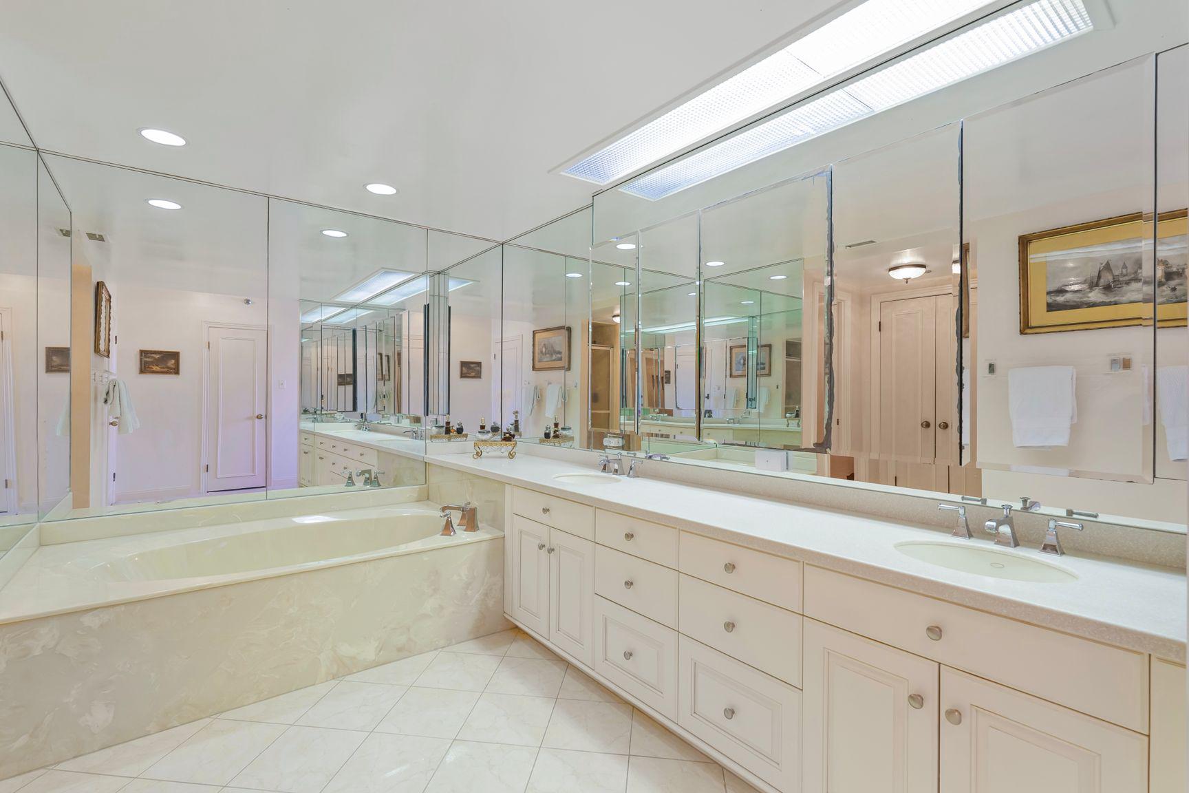 4550 N Park Ave #910 Property Photo 21