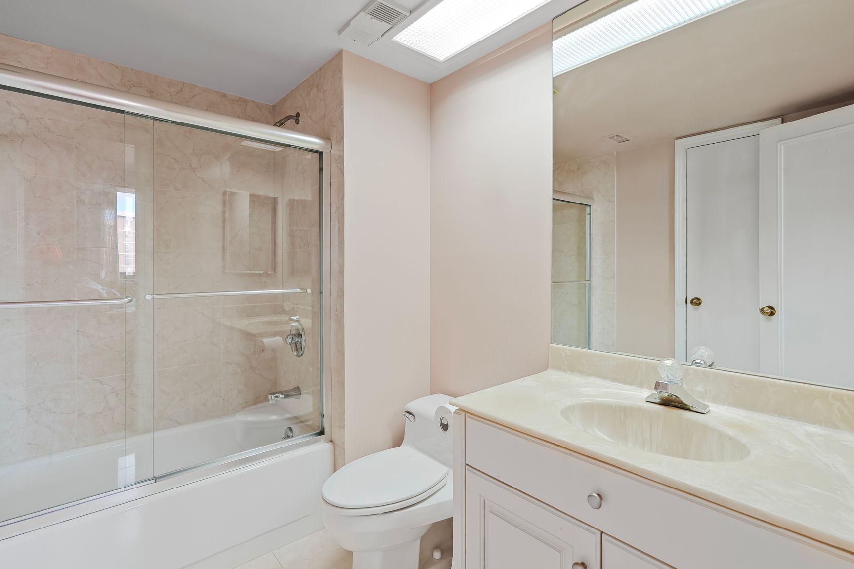 4550 N Park Ave #910 Property Photo 24