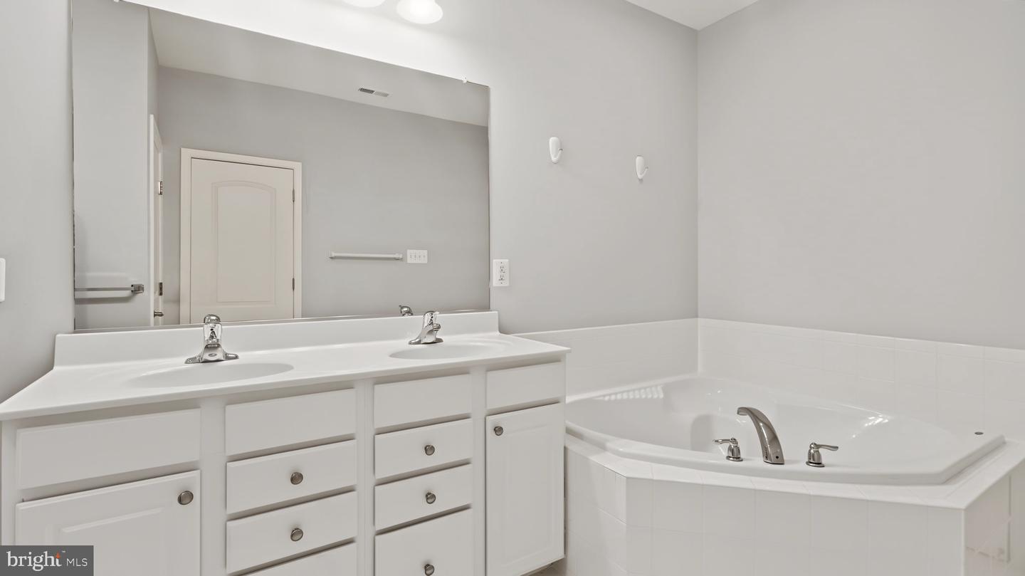 643 Pullman Pl Property Photo 25