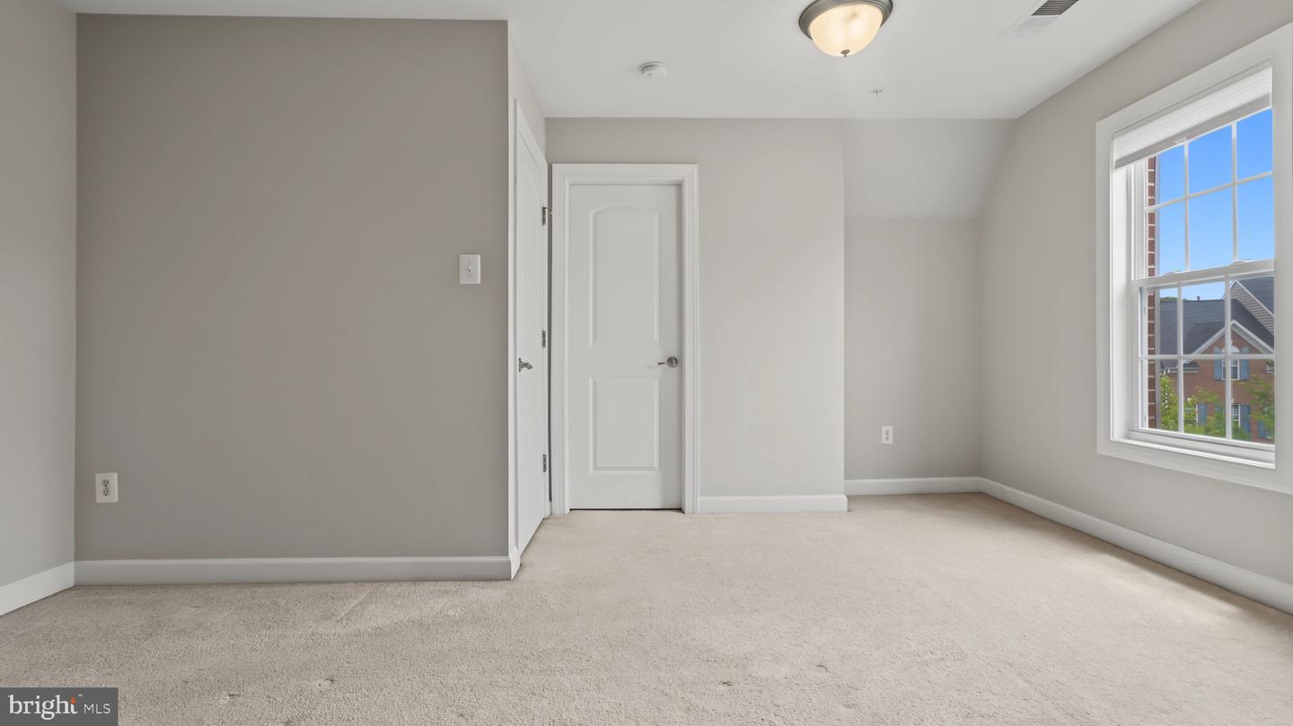 643 Pullman Pl Property Photo 41