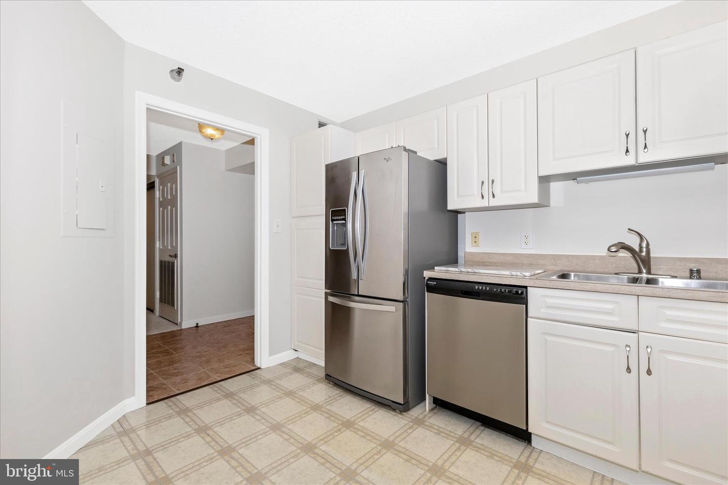 14809 Pennfield Cir #309 Property Photo 4