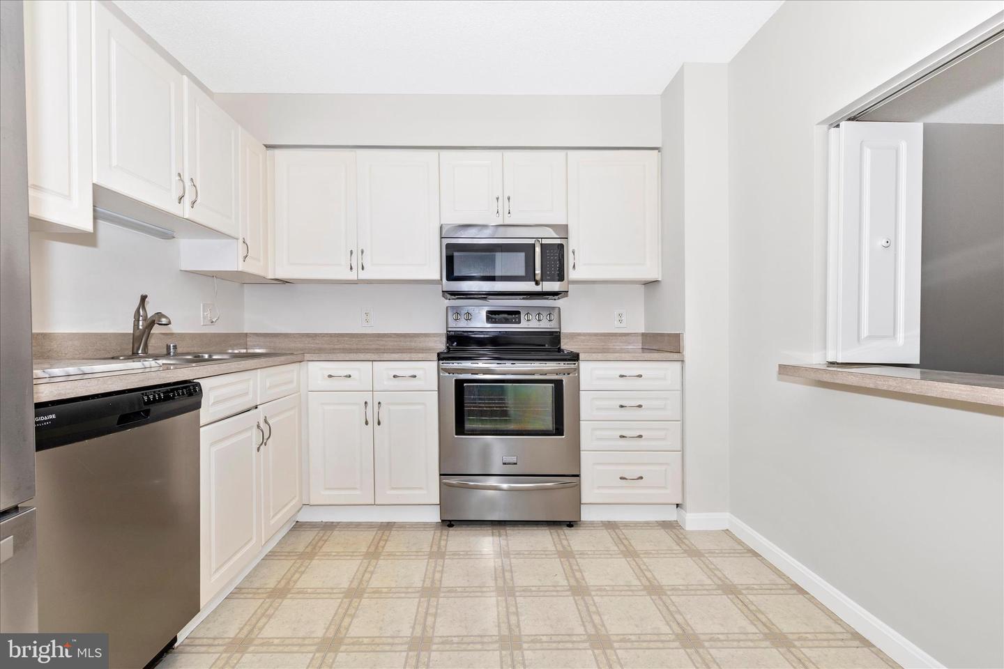 14809 Pennfield Cir #309 Property Photo 7