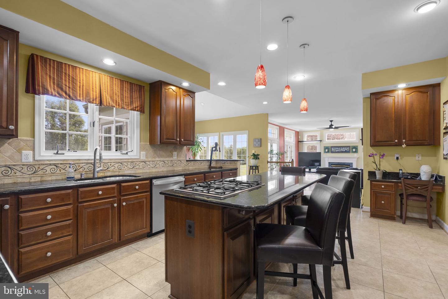 805 Lindsey Manor Ln Property Photo 12
