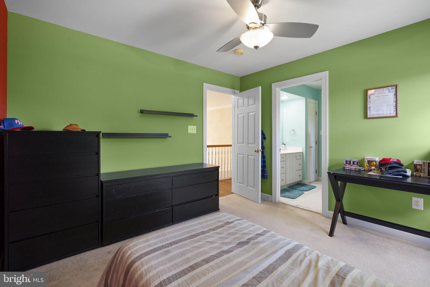 805 Lindsey Manor Ln Property Photo 33