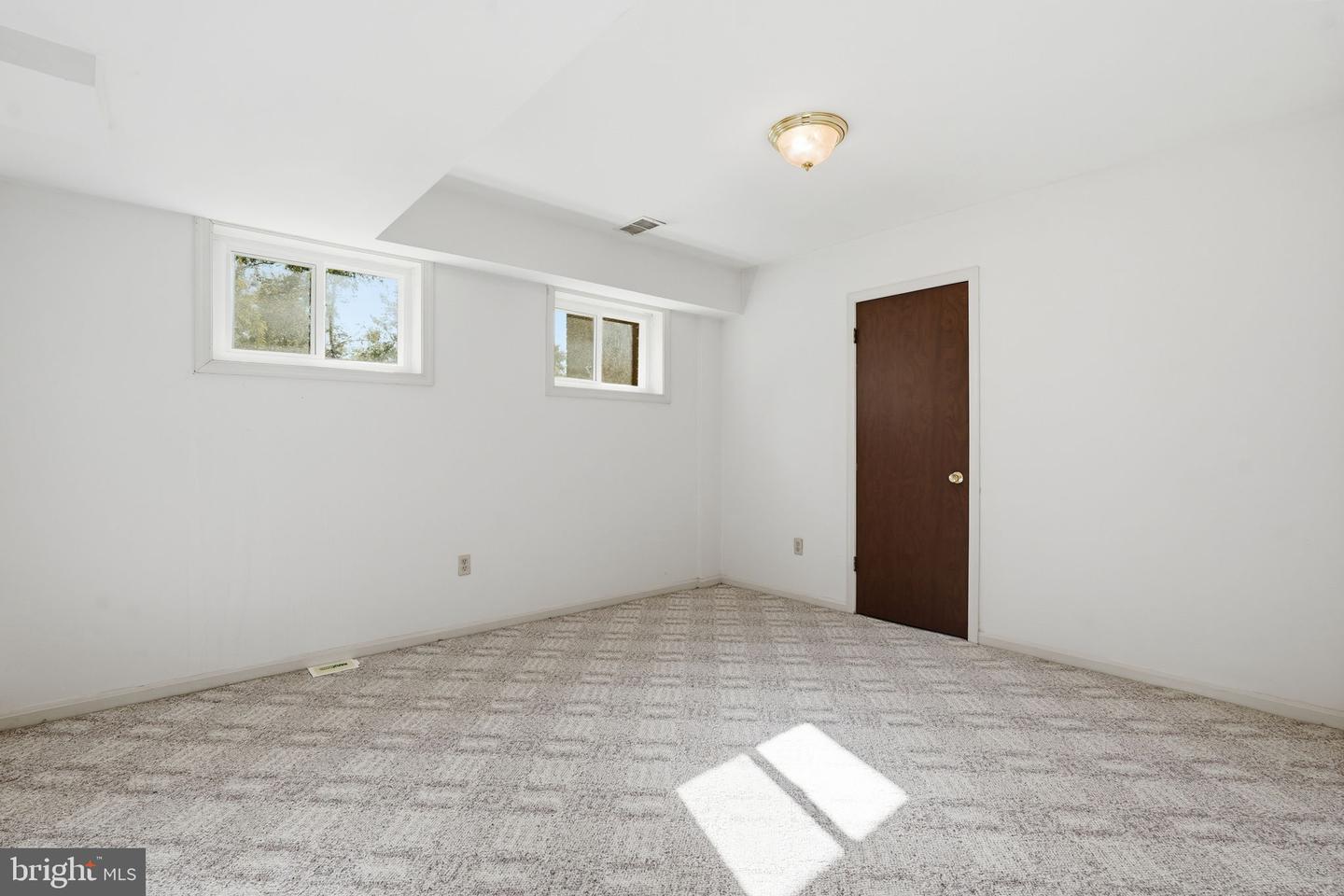 15901 Old Columbia Pike Property Photo 33