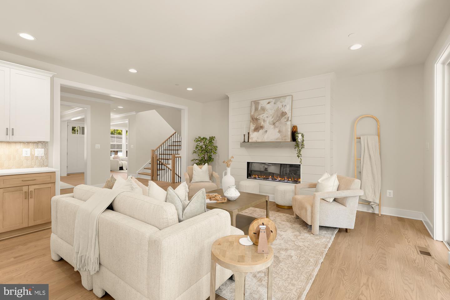 9313 Linden Ave Property Photo 11
