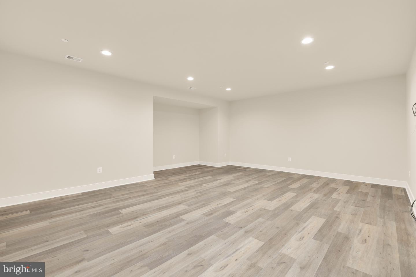 9313 Linden Ave Property Photo 55