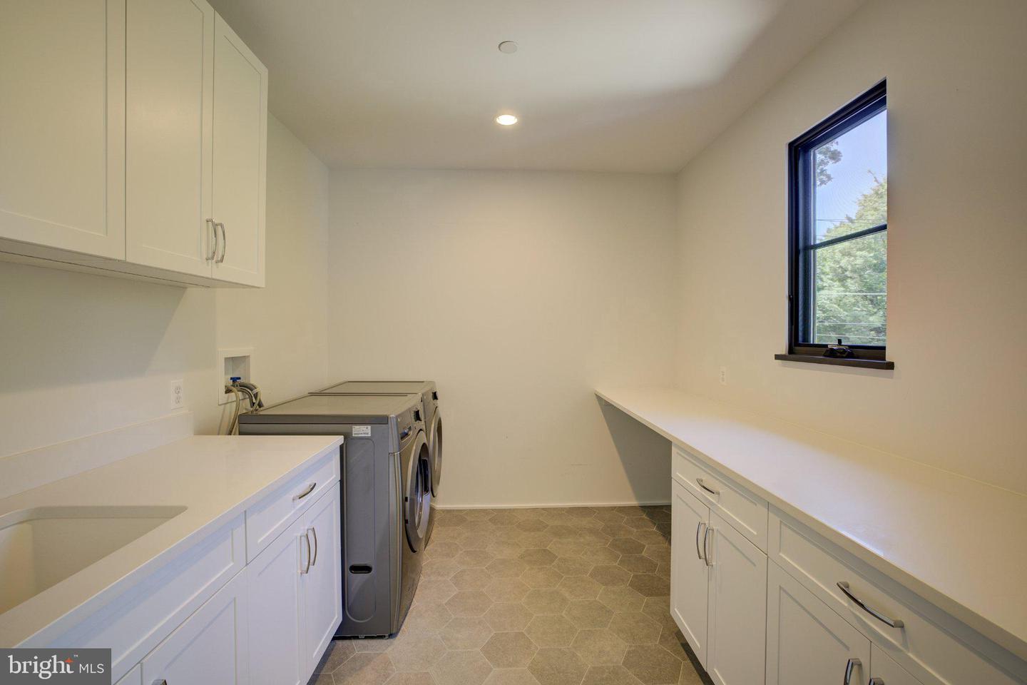 7613 Glenbrook Rd Property Photo 35