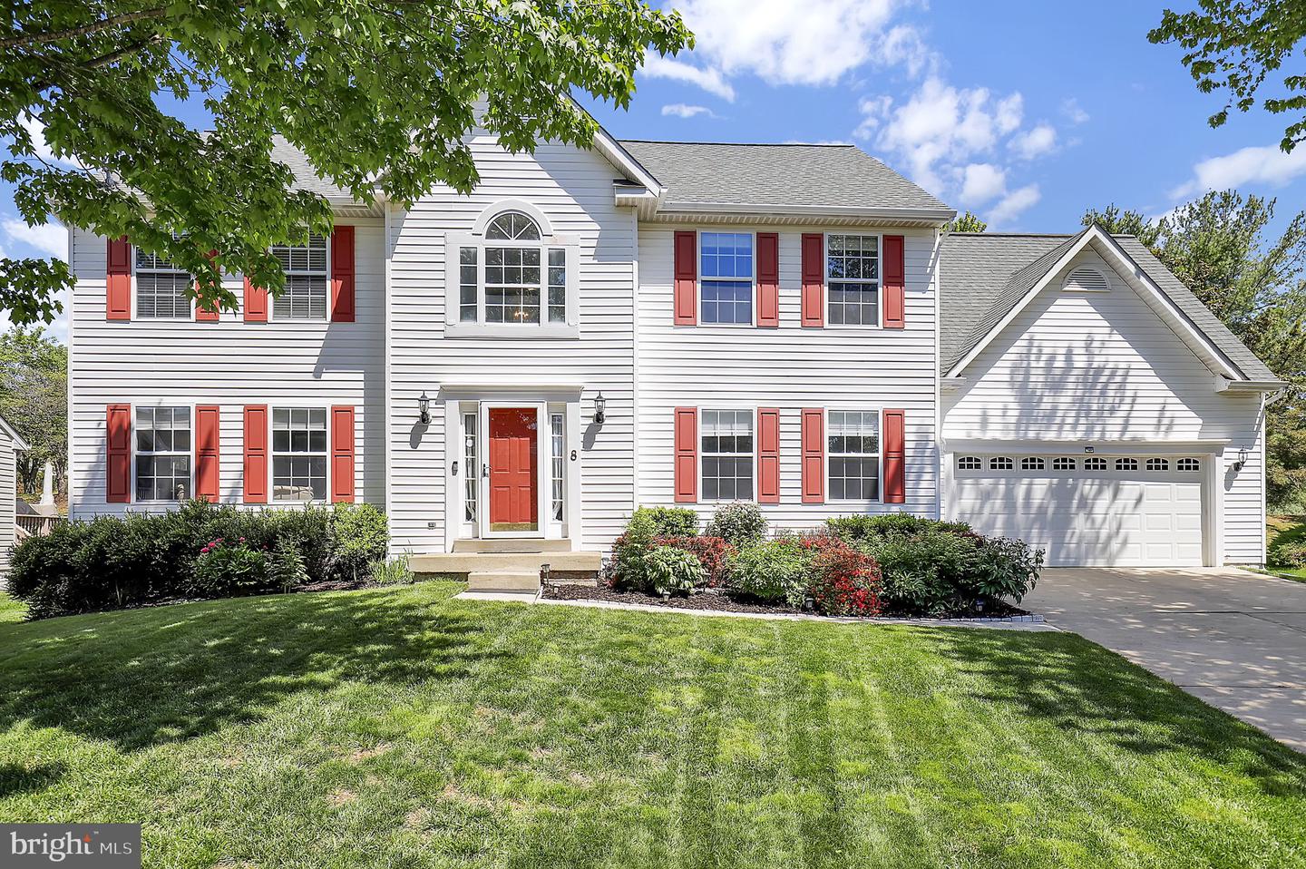 8 Madrigal Ct Property Photo 1
