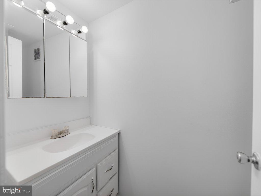 17633 Amity Dr #11-g Property Photo 11