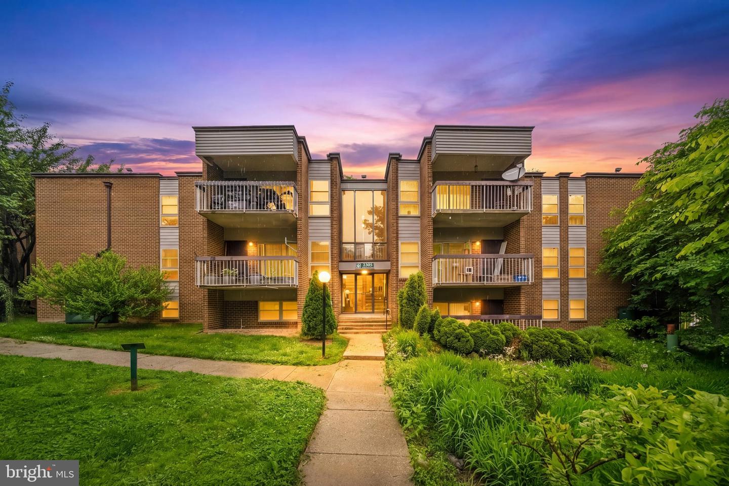 2305 Greenery Ln #t-2-3 Property Photo 2