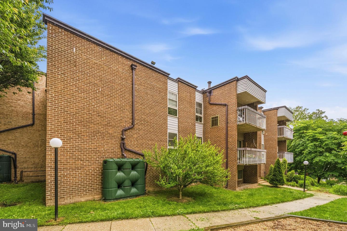 2305 Greenery Ln #t-2-3 Property Photo 3