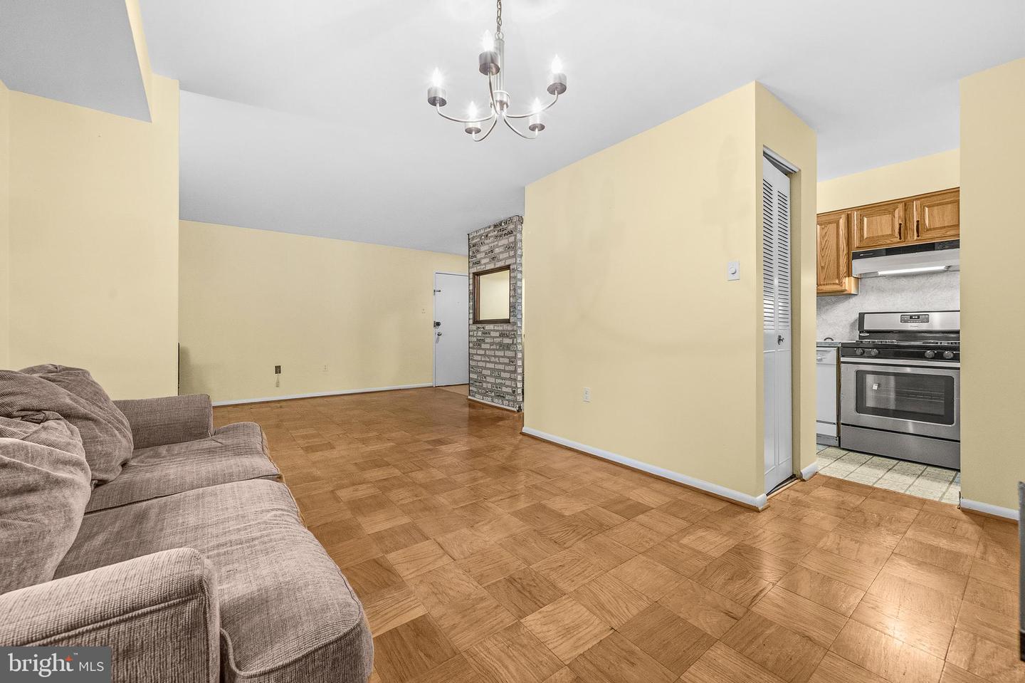 2305 Greenery Ln #t-2-3 Property Photo 14