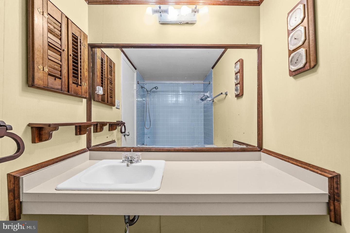 2305 Greenery Ln #t-2-3 Property Photo 17