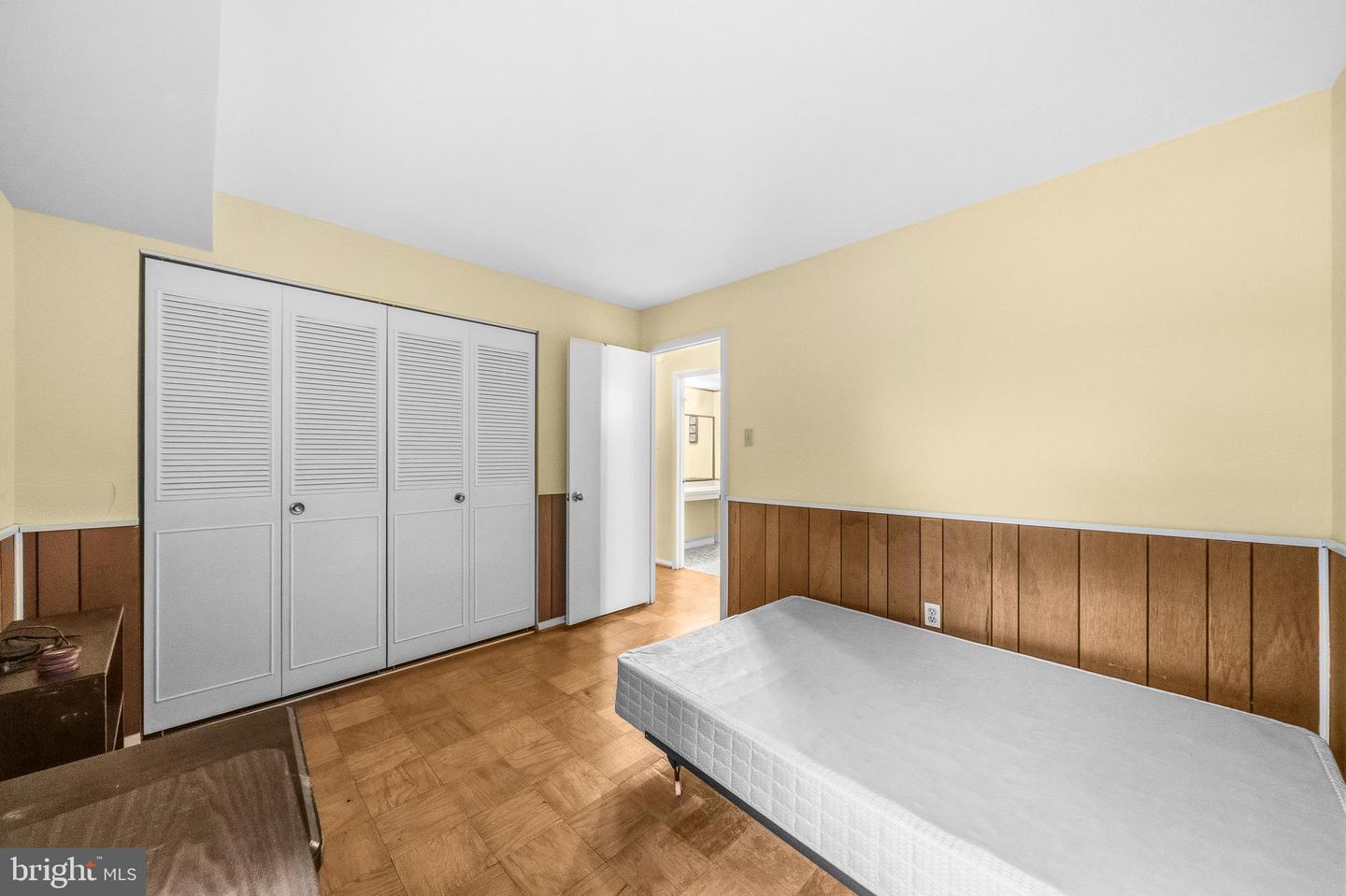 2305 Greenery Ln #t-2-3 Property Photo 20