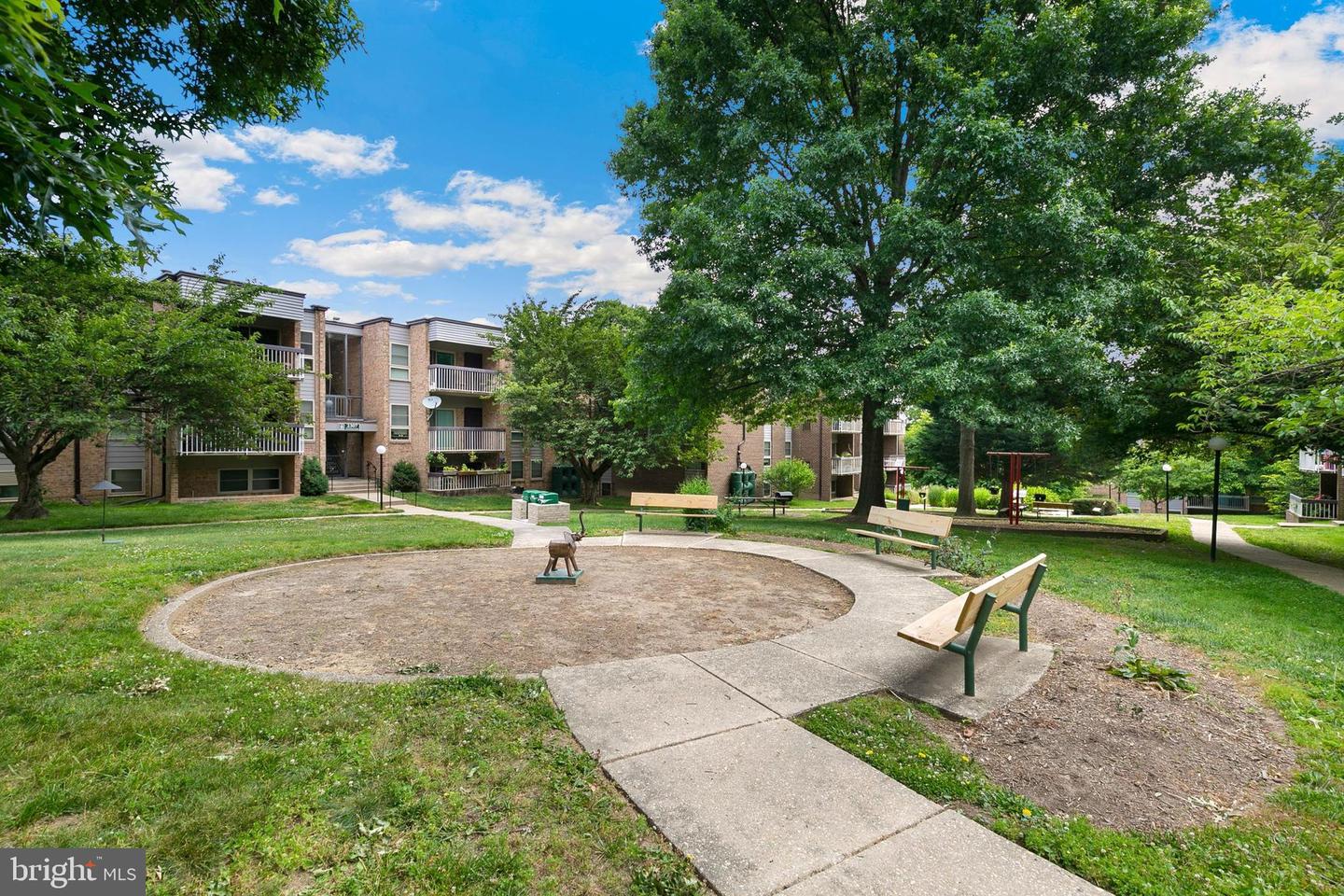 2305 Greenery Ln #t-2-3 Property Photo 34