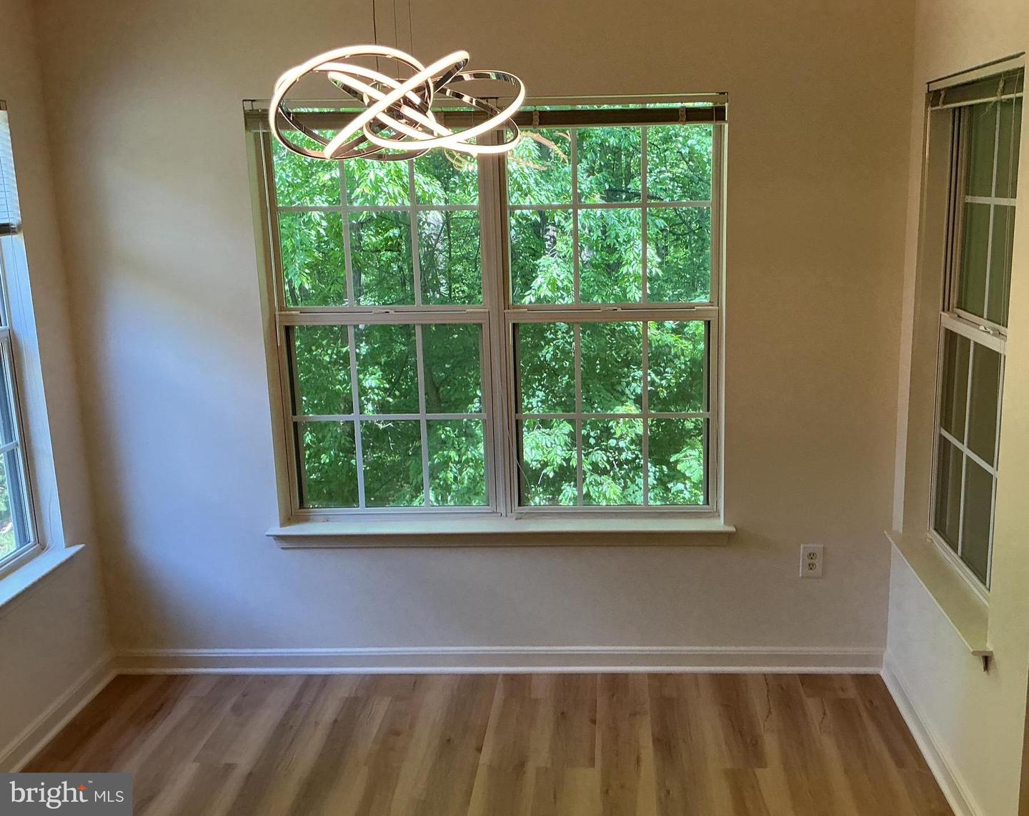 127 Timberbrook Ln #202 Property Photo 10
