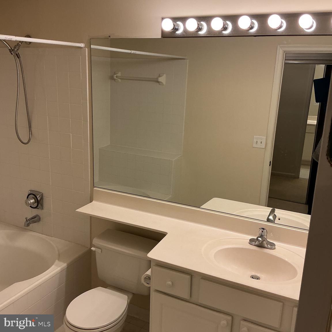 127 Timberbrook Ln #202 Property Photo 17